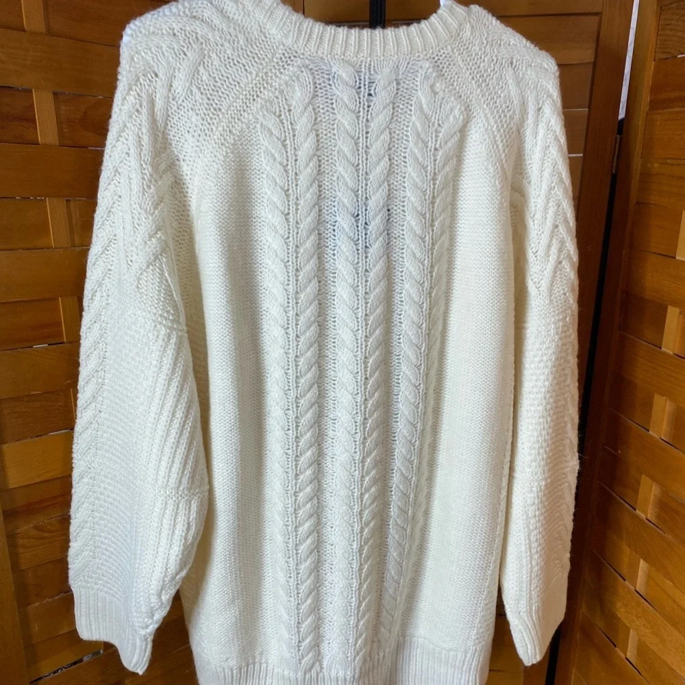 360 Cashmere Cable Knit Sweater